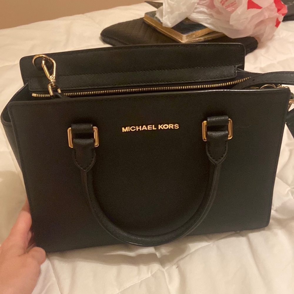 Very good condition Michael kors purse like new